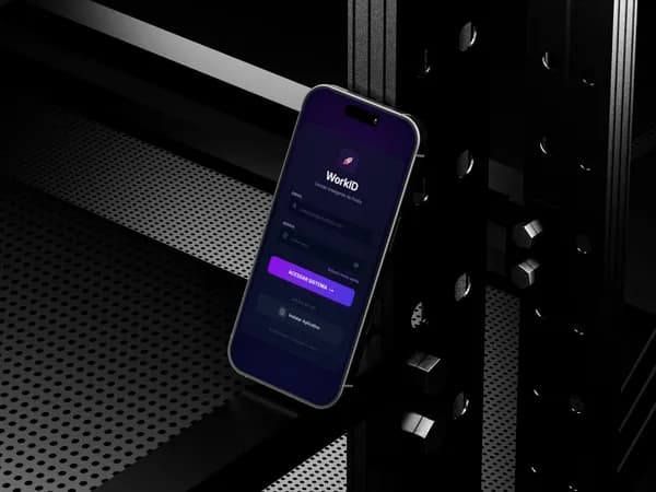 Tela do aplicativo WorkID de ponto digital no celular